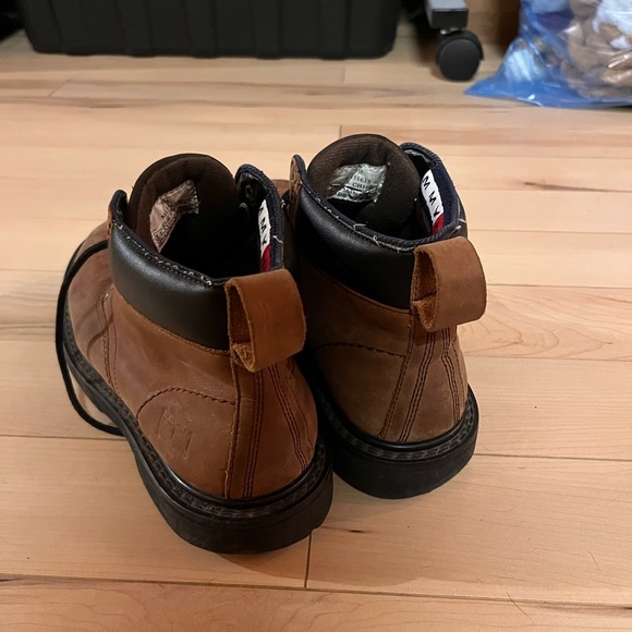 Tommy Hilfiger Boots. Size 9. - Picture 2 of 5